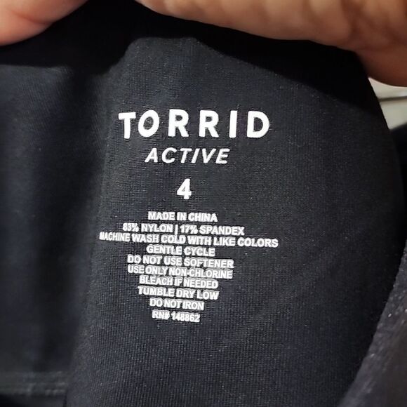 Shiny black torrid Active leggings Size 4 - Picture 5 of 5